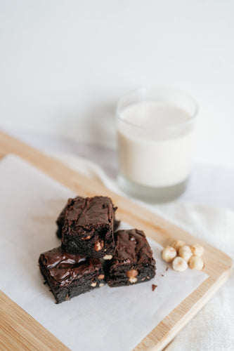 Hazelnut Sharing Box